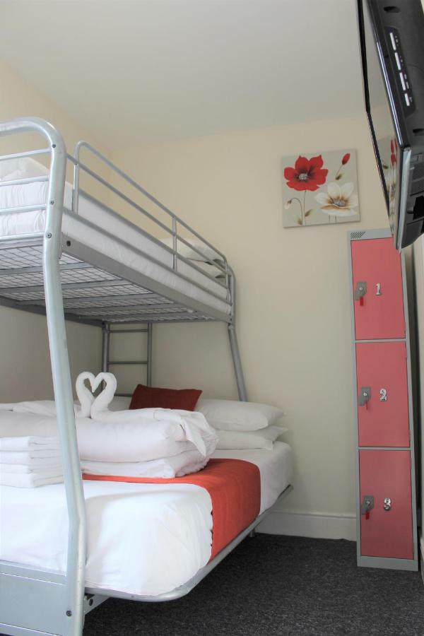 Backpackers & Hotel 2*